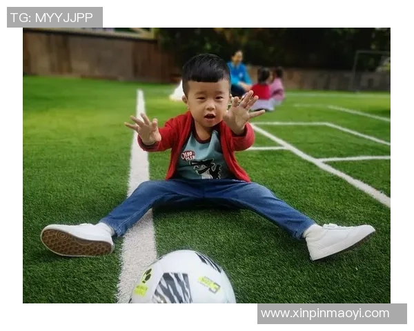 专为小学生设计的足球星带印字款式，助力孩子足球梦想的启蒙利器