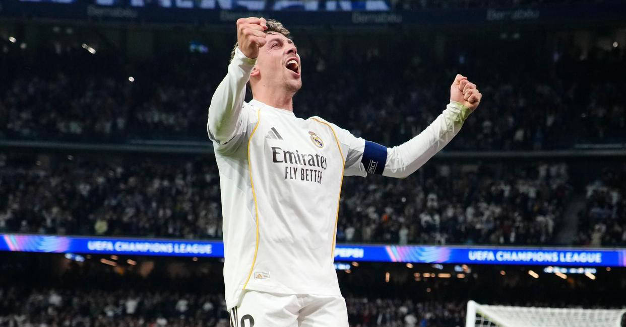 地球上最被低估的球员完成史诗之夜，22分钟内疯狂帽子戏法碾压曼城